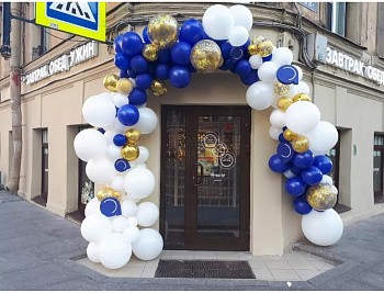 Украшение разнокалиберной аркой к открытию