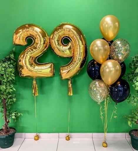 Композиция в золотом и черном цвете на 29 лет
