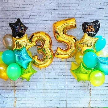 Яркая композиция из гелиевых шаров на 35 лет