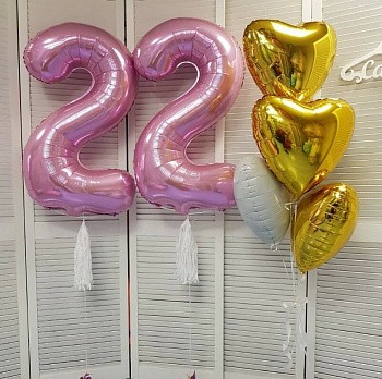 Гелиевые шары в розовом и злотом цвете на 22 года