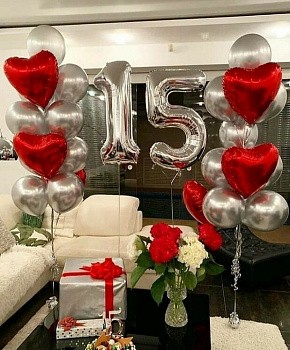 Стильное решение на 15 лет в серебряном и красном цвете