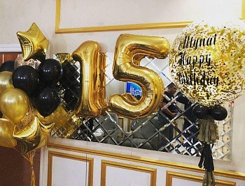 Стильная композиция в золотом и черном цвете на 15 лет