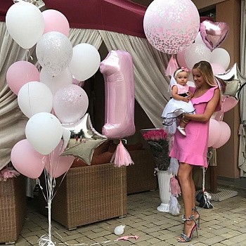 Набор в бело-розовом цвете на один год