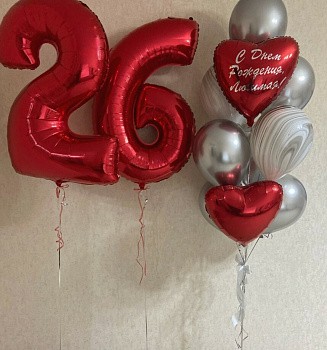 Букет в красном и серебряном цвете на 26 лет